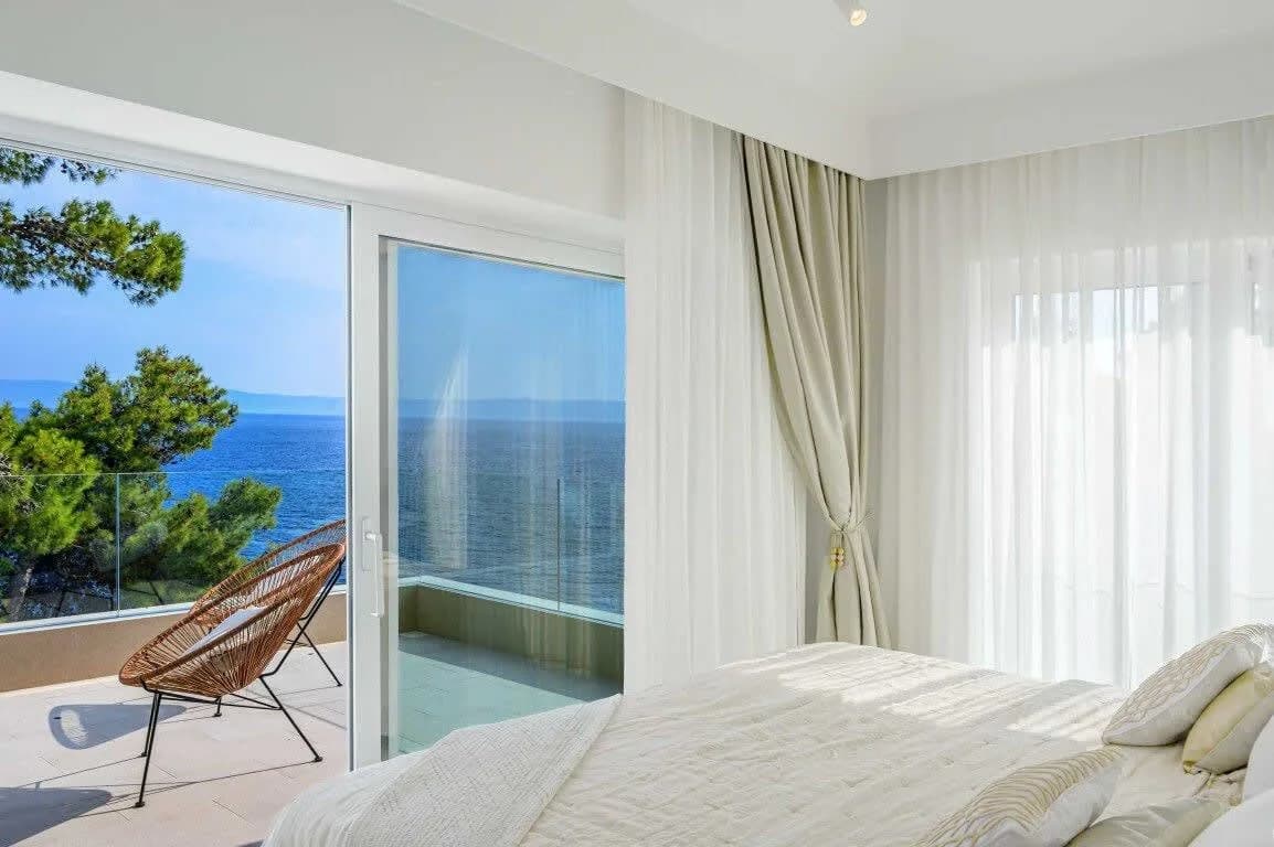 Stone Villa With An Extravagant Pool And Sea View photo 5