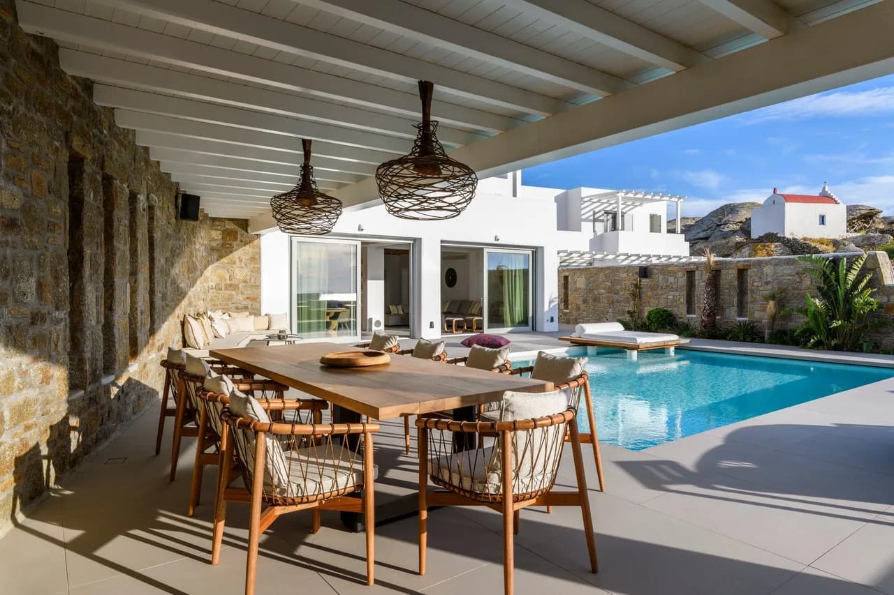 Luxurious 6 BR Villa With Designer Furniture photo 5