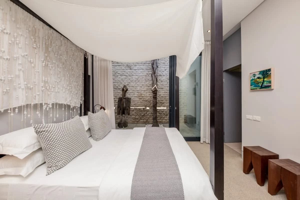 Luxurious 2 BR Apartment With Gorgeous Interiors photo 2