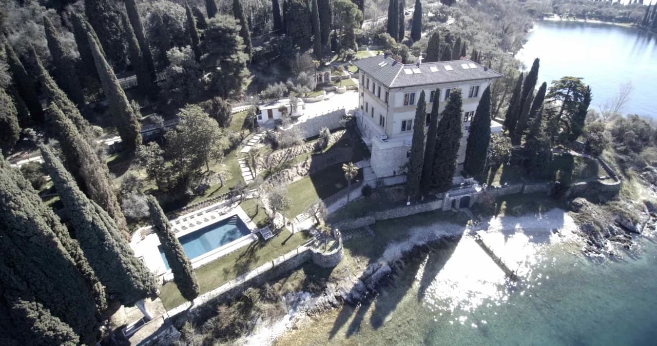 Beautiful Luxurious Villa Overlooking Lake Garda photo 2