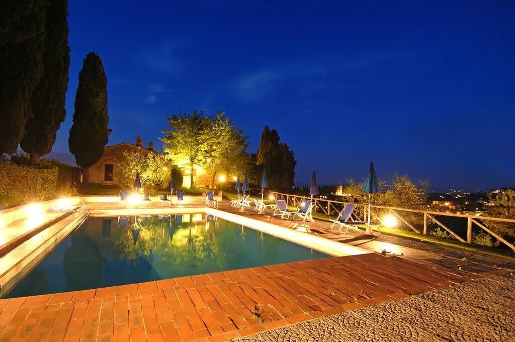 Magnificent Villa With Postcard Landscape Setting photo 4