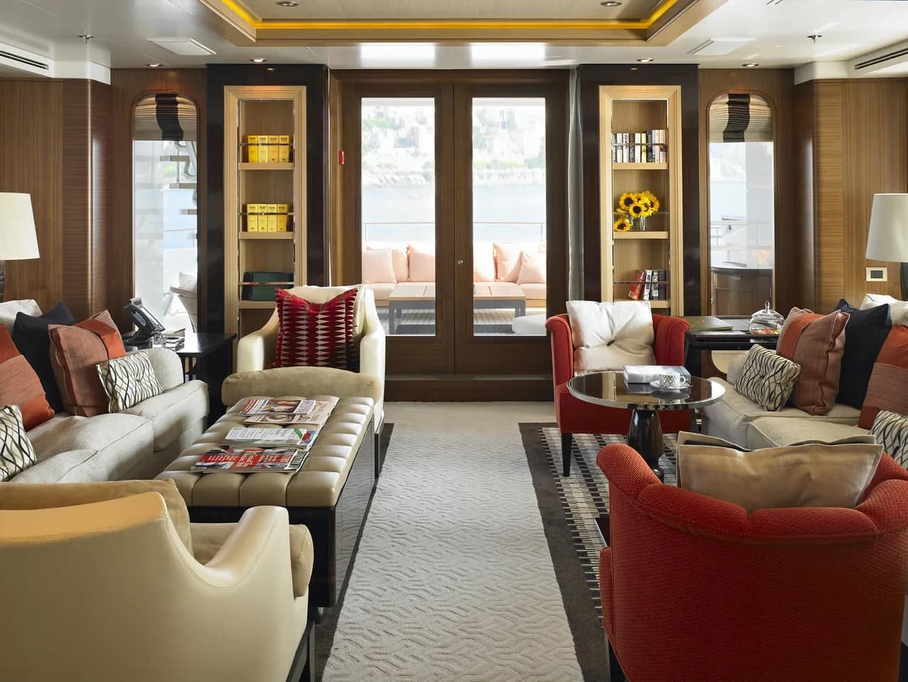 39m Marvellous Yacht With On-Deck Jacuzzi photo 2