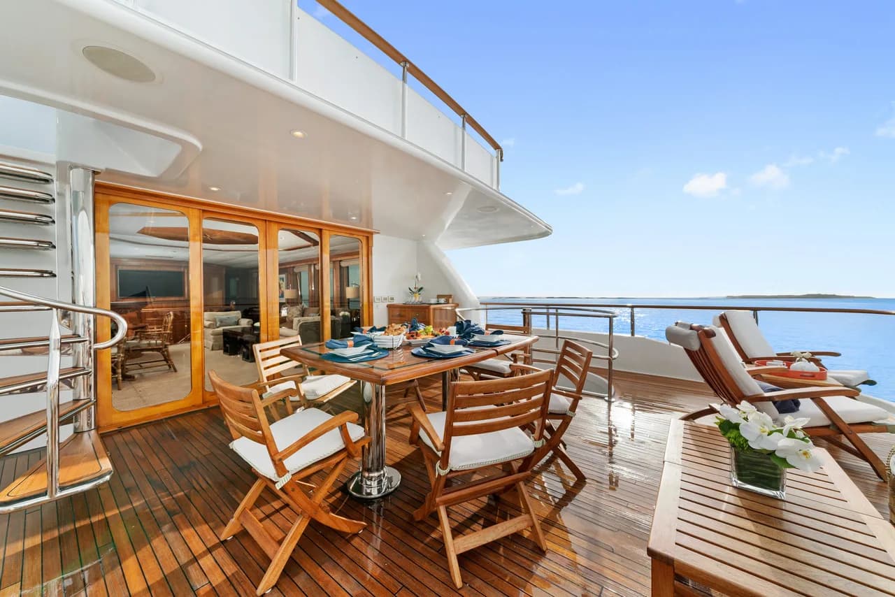 40.2m Stylish Yacht With On-Deck Jacuzzi And Bar photo 5