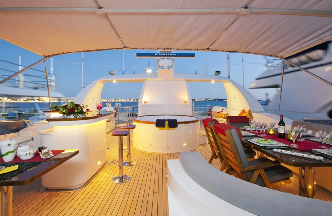 35.05m Luxurious Motor Yacht With On-Deck Sauna And Jacuzzi photo 5