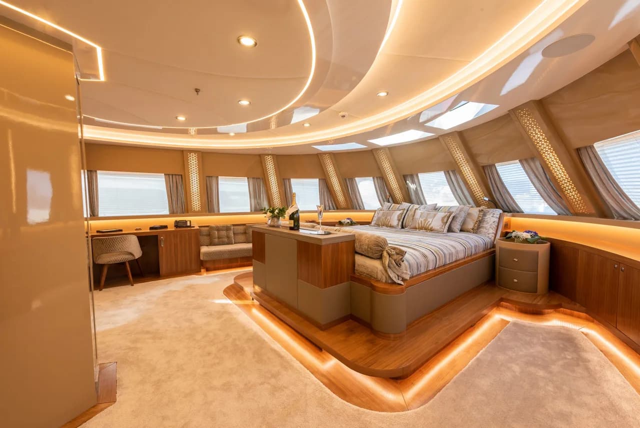 50.75m Magnificent Superyacht With Cinema Room photo 3
