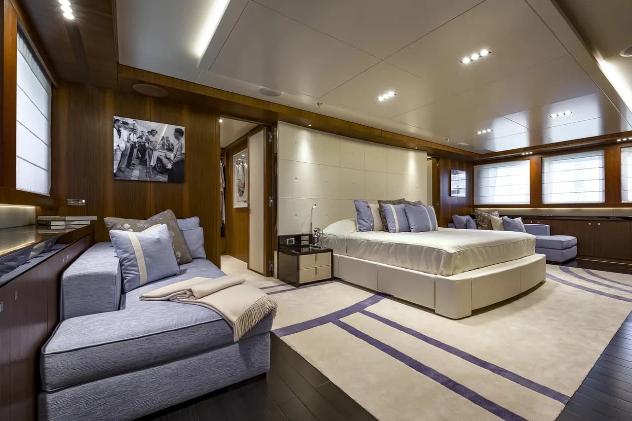 55m Luxurious Superyacht With An Elevator And Gym photo 3