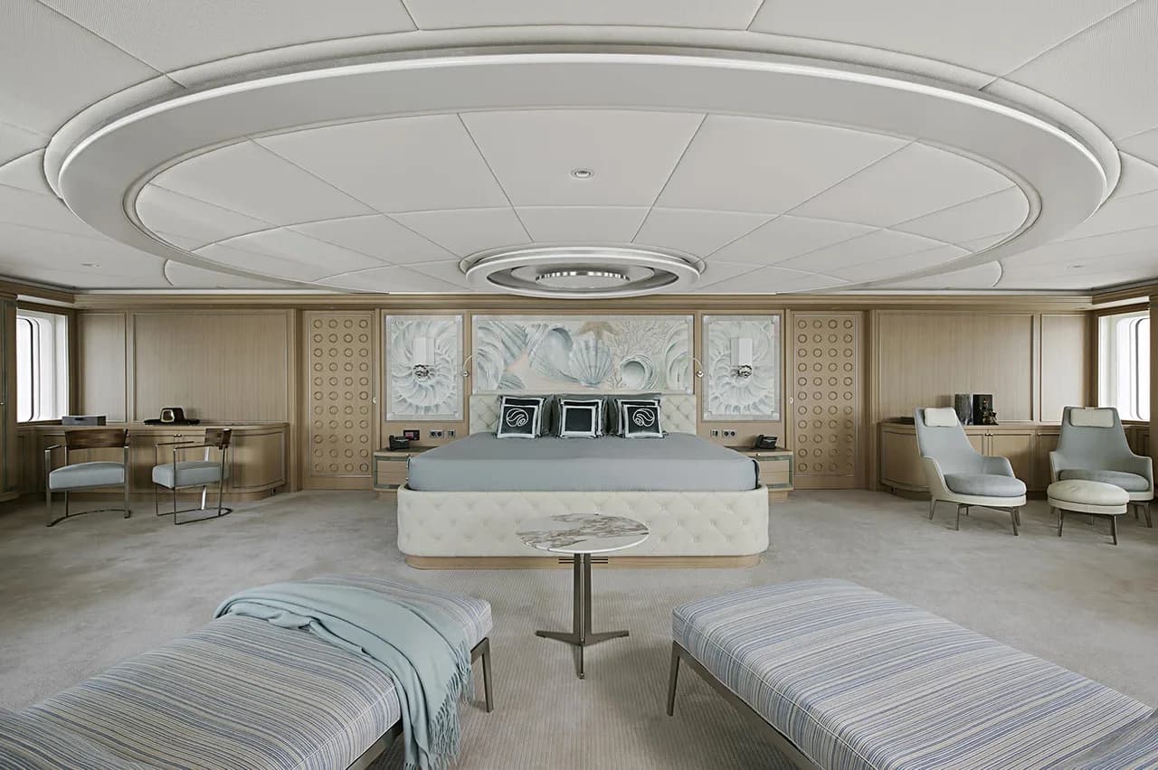 106.5m Magnificent Superyacht With Gym And Swimming Pool photo 3