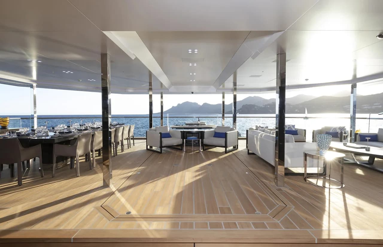 85.30m Spectacular Yacht With Fully Equipped Gym photo 4