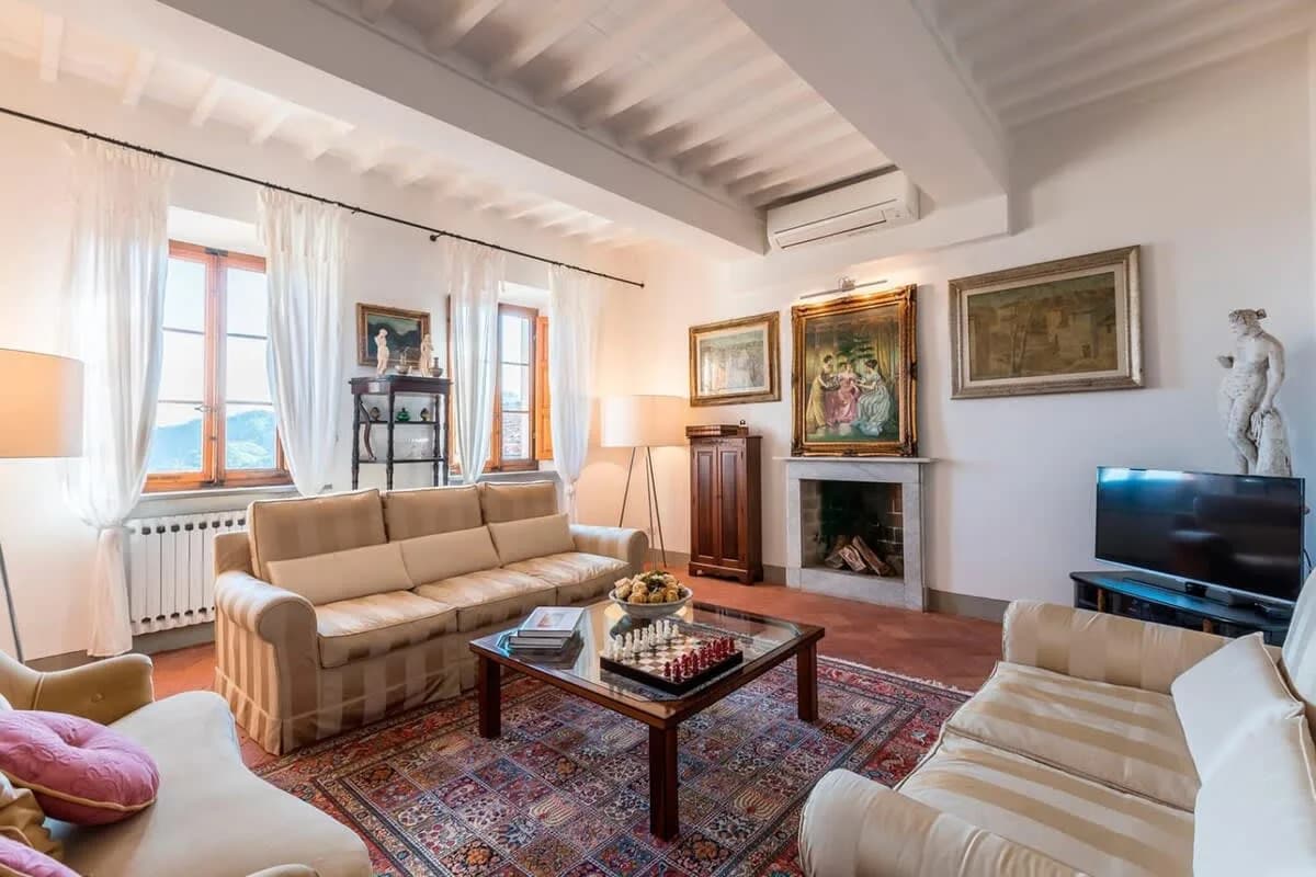 Noble Stylish Villa With Green Pastures All Around. photo 4