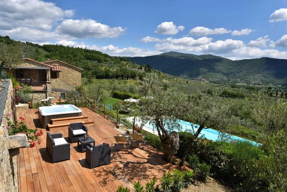 Splendid Villa Immersed In Beautiful Tuscan Hills photo 2