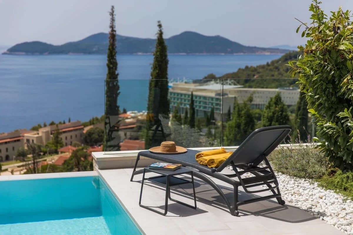 Brand New Contemporary Villa With Infinity Pool photo 2