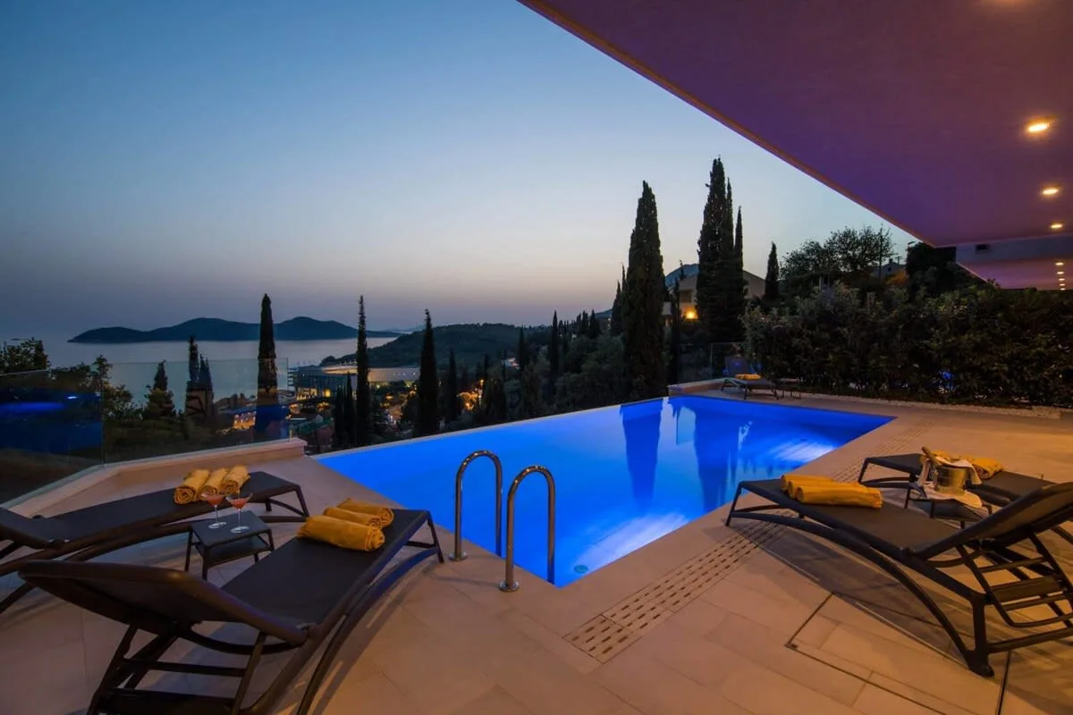 Brand New Contemporary Villa With Infinity Pool photo 4