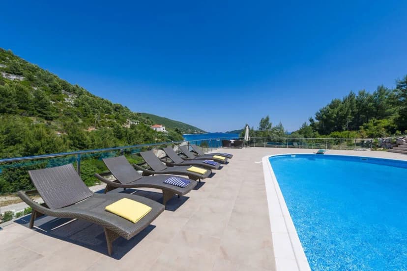 Peaceful Villa With Pool And Mediterranean Garden