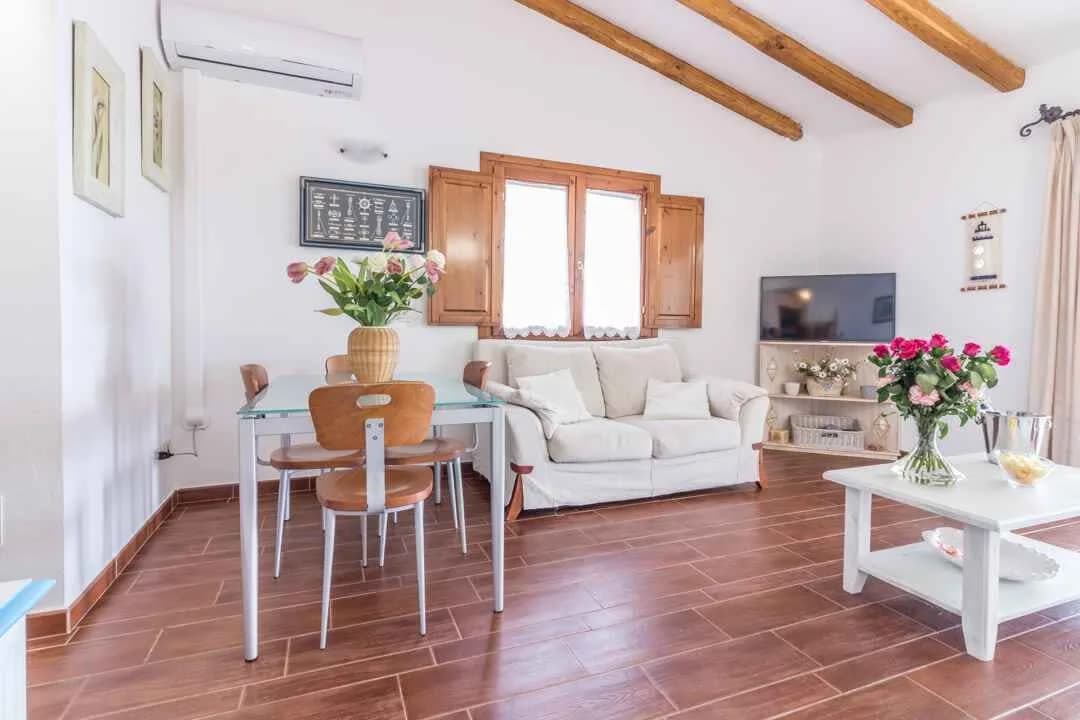 Exclusive Villa With Comfortable Setting And Pool photo 2