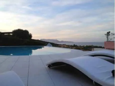 Exclusive Villa With Comfortable Setting And Pool photo 4