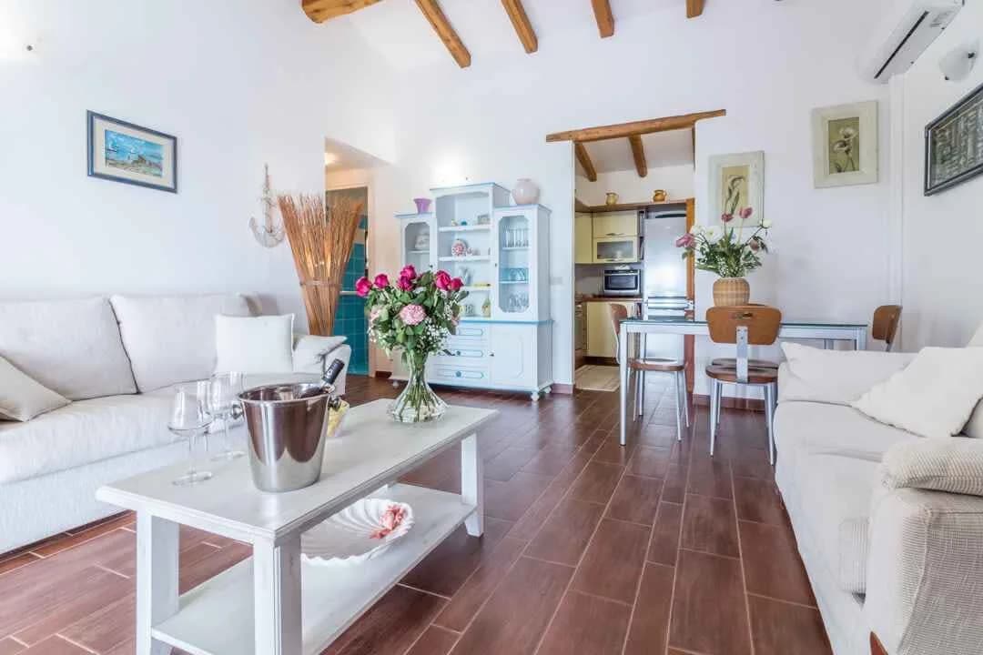 Exclusive Villa With Comfortable Setting And Pool photo 5