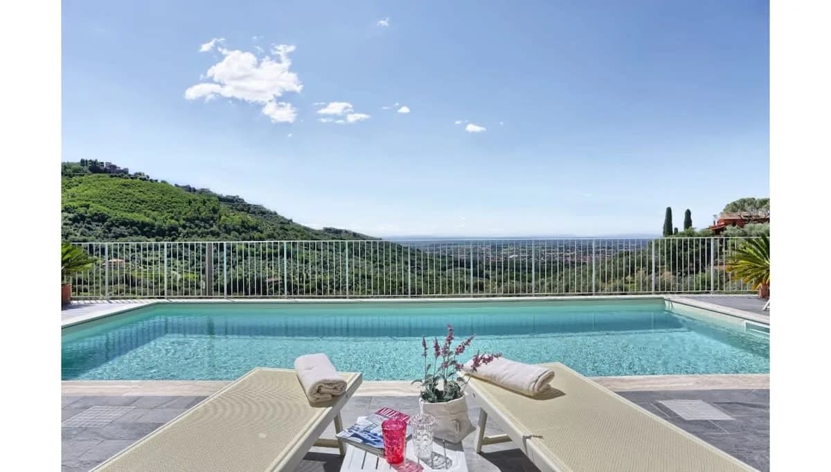 High End Villa With Classic Pool & Design photo 2