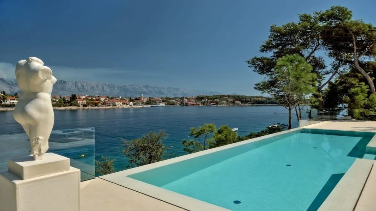 Luxurious Villa With A Pool And Sauna photo 2