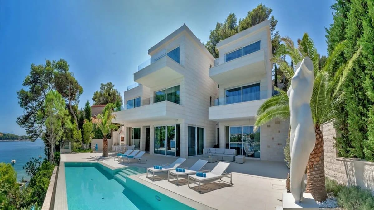 Luxurious Villa With A Pool And Sauna photo 3