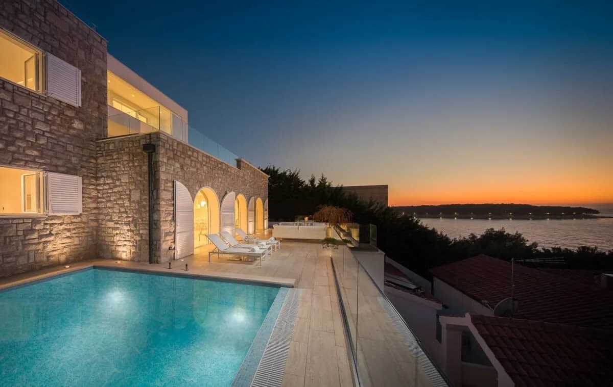 Heavenly Villa With Spectacular View And Pool photo 3