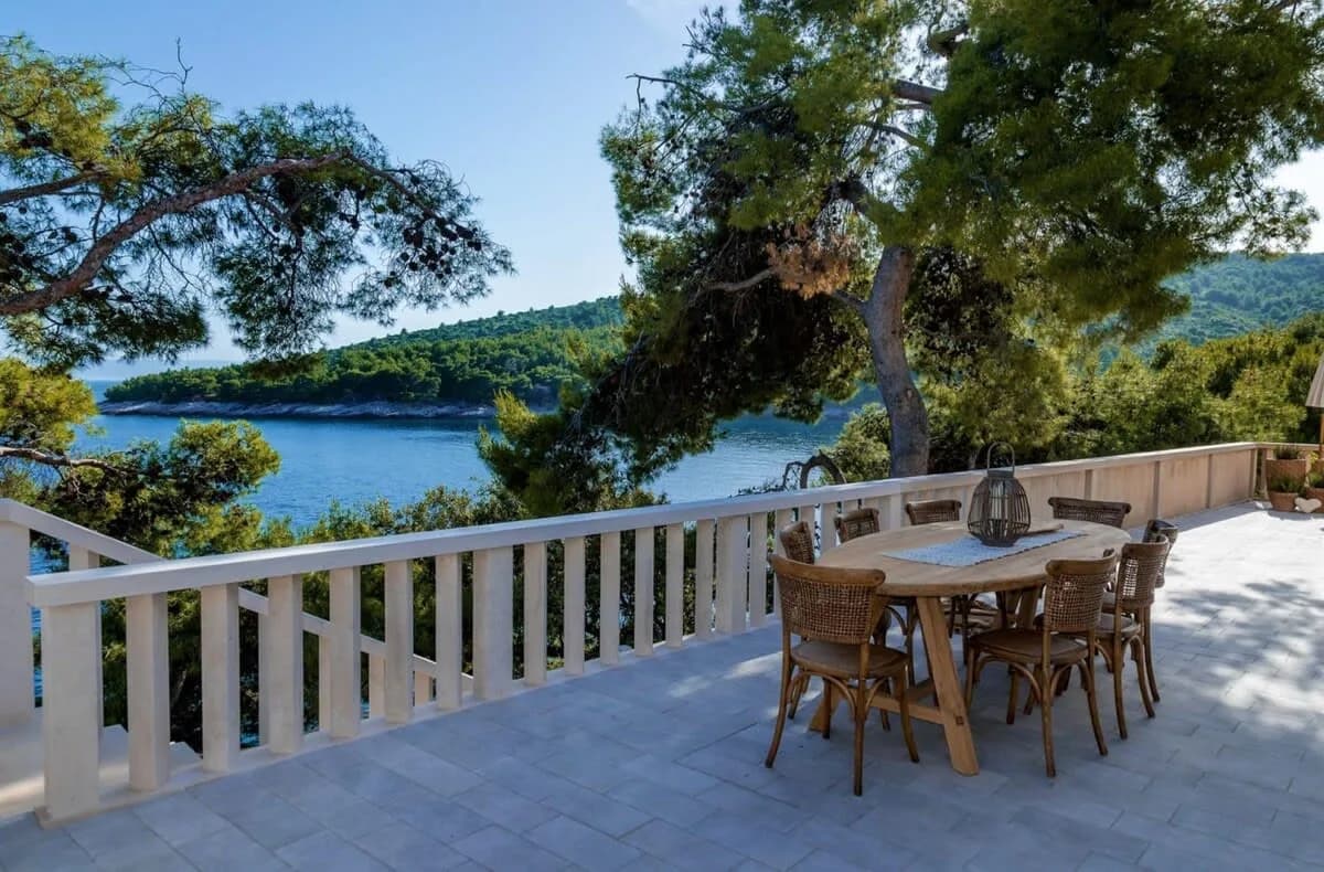 Seaside Getaway Villa With Unbelievable View