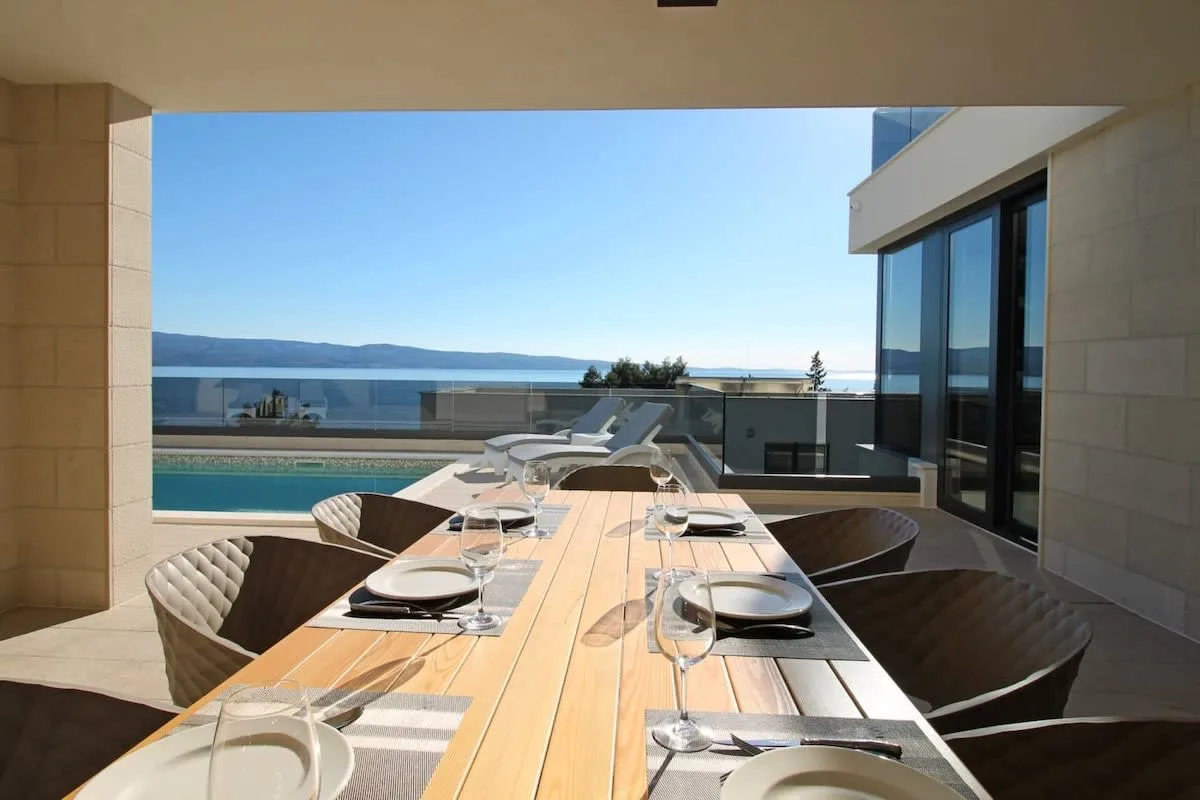 Newly Built Villa with Large Pool and Steam Room photo 5