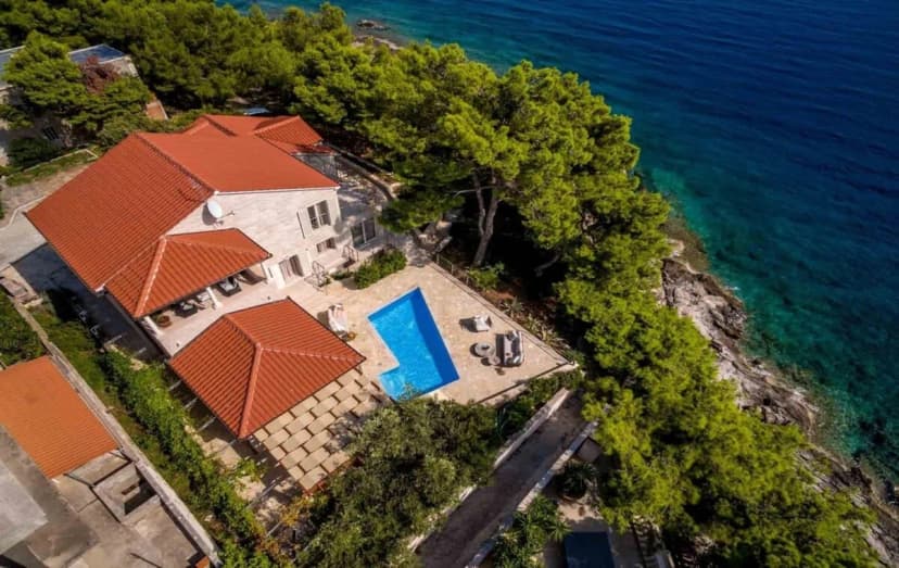 Beautifully Designed Villa With Stunning Views