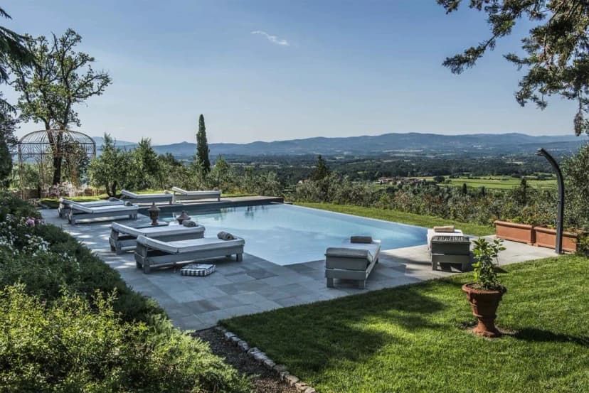 Mesmerizing Villa With Charming And Authentic View
