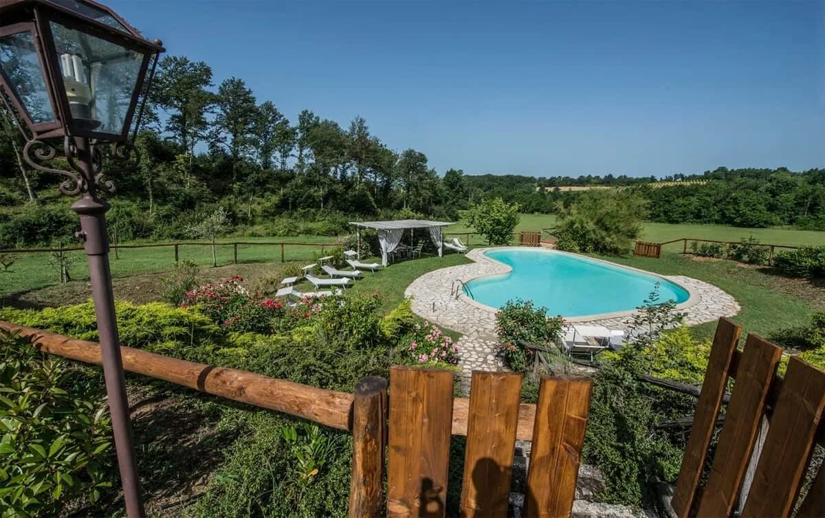 Elegant And Refined Villa With A Beautiful Blue Pool photo 2