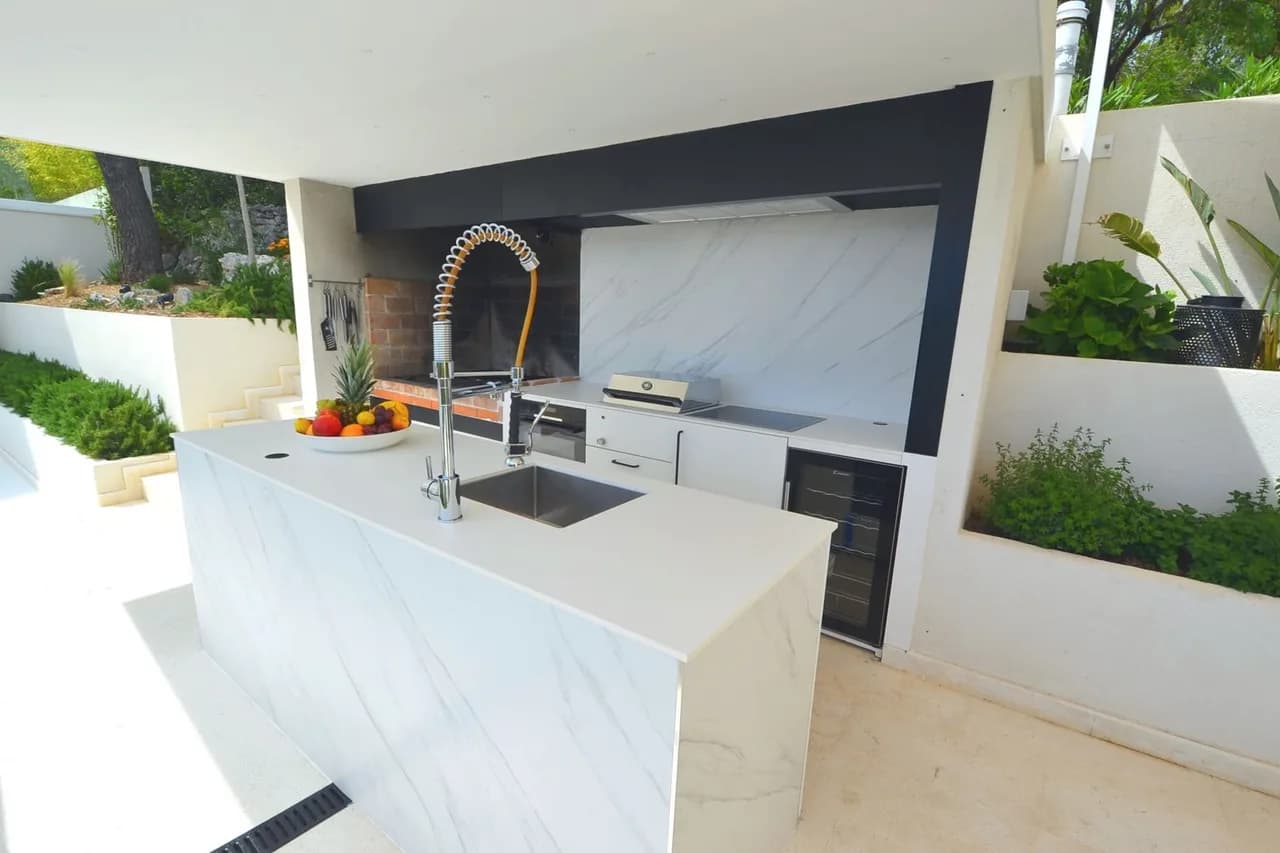 Perfect Attractive Villa With Amazing Interiors photo 4