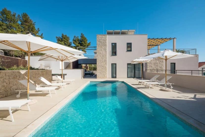 Well Designed Villa In A Secluded Location