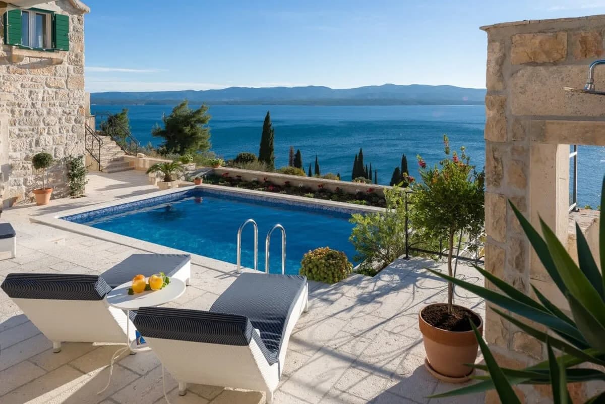 Renovated Beachfront Villa With Stunning Viewss photo 2