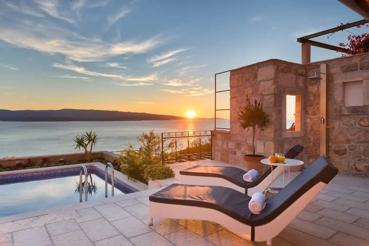 Renovated Beachfront Villa With Stunning Viewss photo 5
