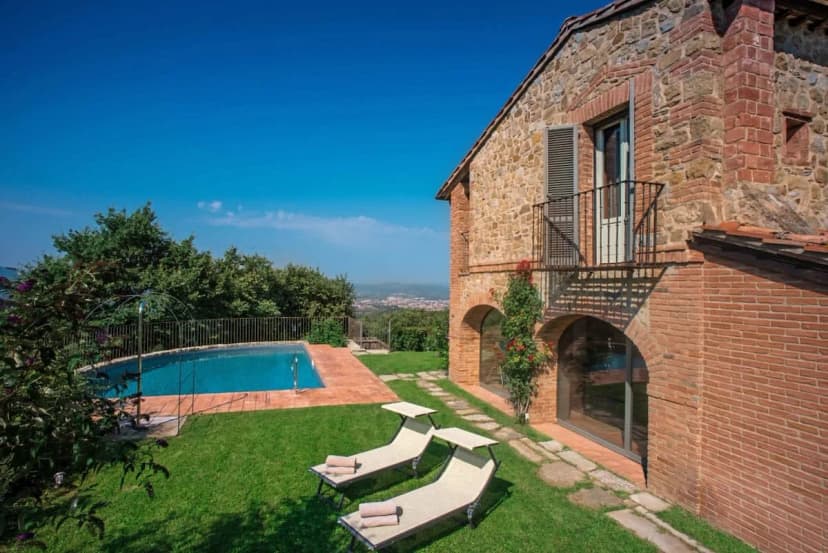 Wonderful Villa Sitting In The Hills With Great Views