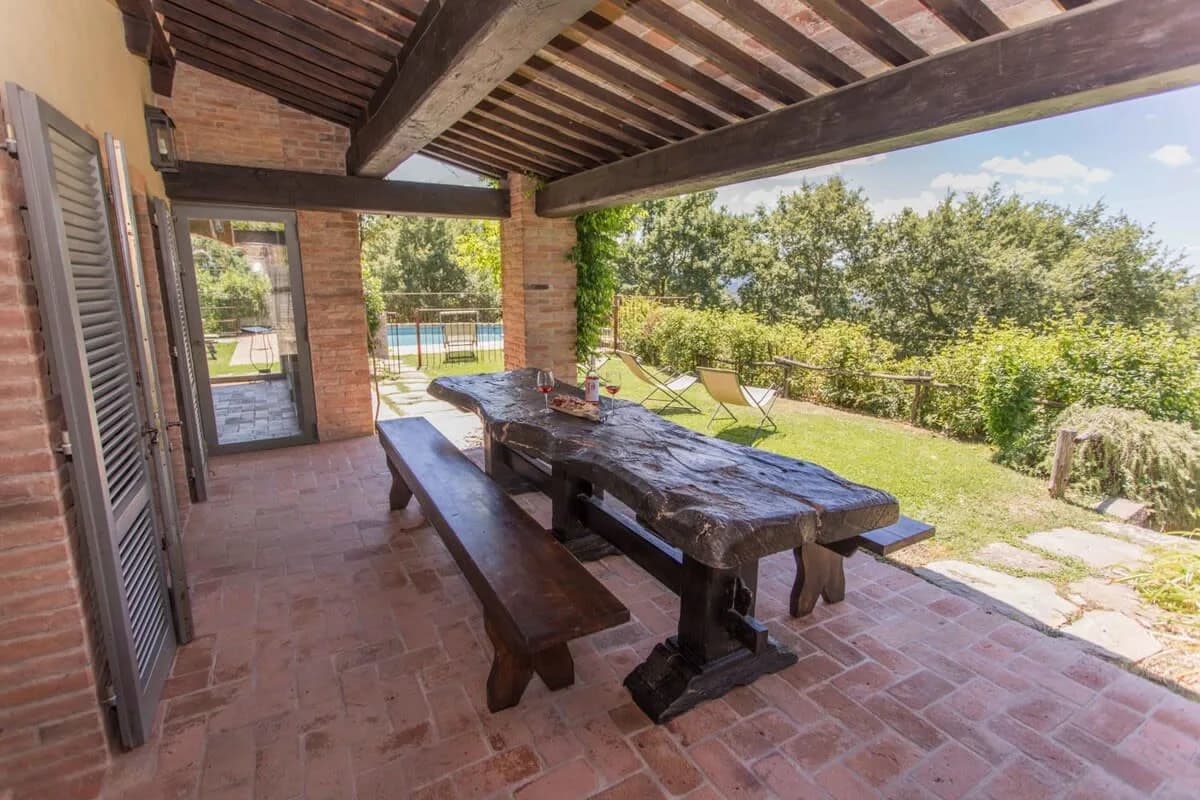 Wonderful Villa Sitting In The Hills With Great Views photo 4