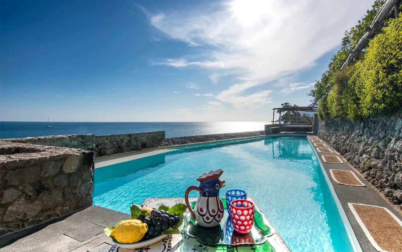 Set In Bare Rock Villa With Pool photo 3