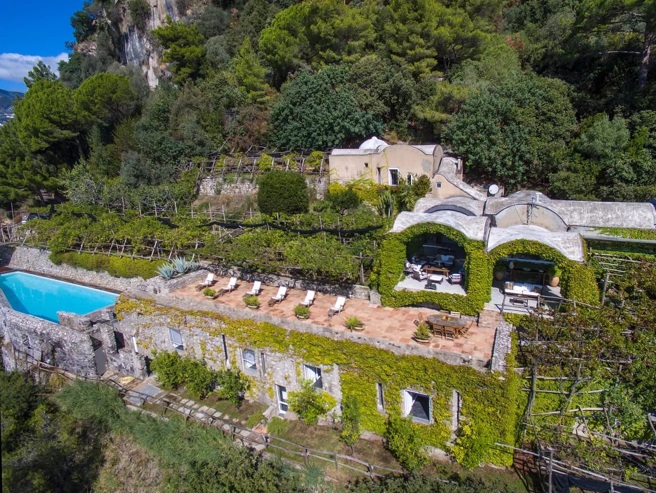 Set In Bare Rock Villa With Pool photo 5