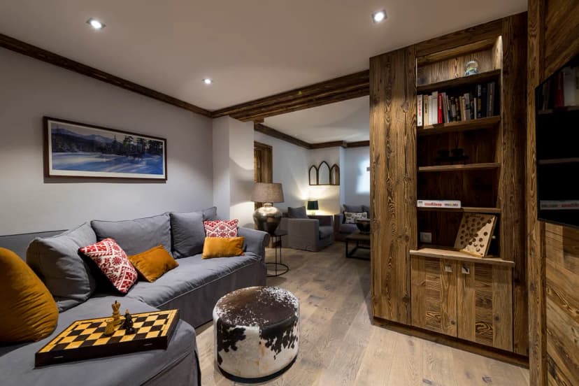Beautiful 4 BR with Stunning View Of The Saulire