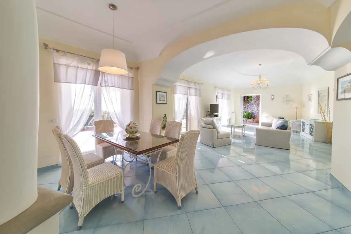 Breathtaking Sunset Villa Enjoyed By Beautiful Terrace photo 2