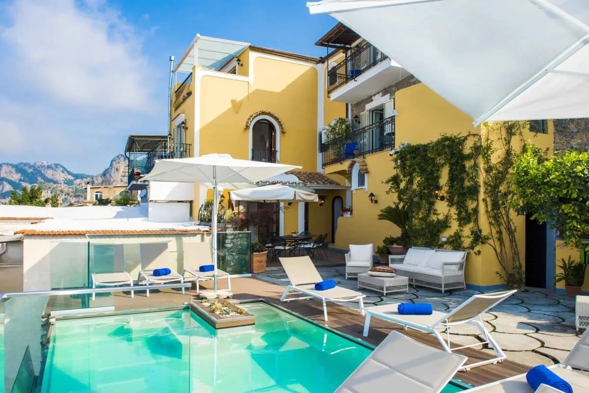 Goddess Of Beauty Villa Where Land Meets Sky