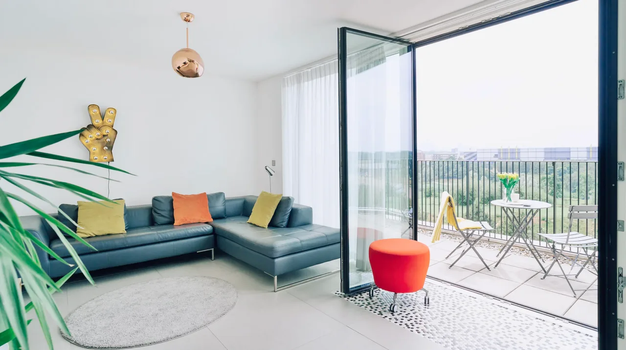 Panoramic Park View Penthouse in Stratford, London, England photo 4