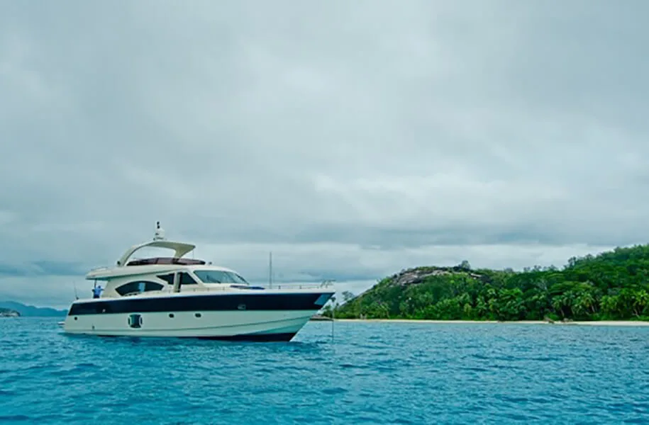 26m Motor Yacht Ample Exterior Living