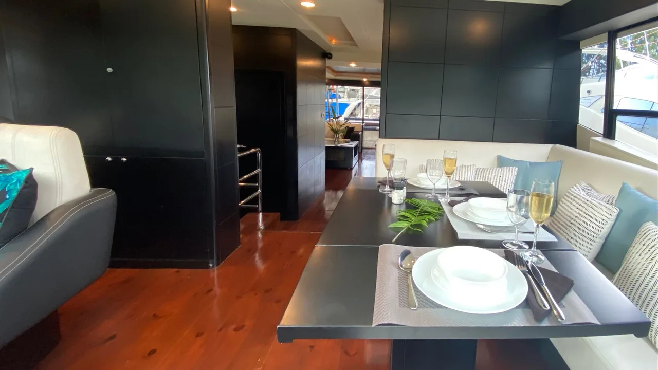 26m Motor Yacht Ample Exterior Living photo 3
