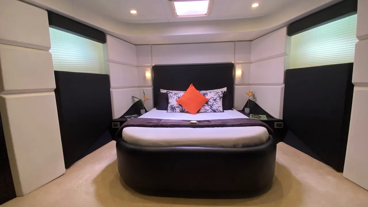 26m Motor Yacht Ample Exterior Living photo 4