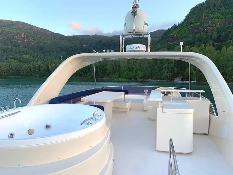26m Motor Yacht Ample Exterior Living photo 5