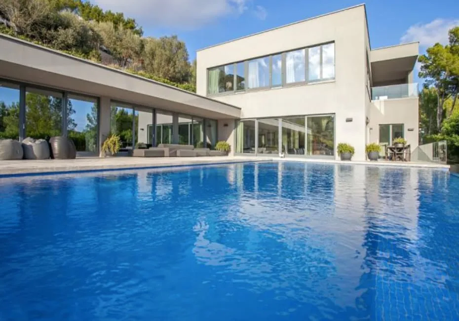 Elegant Prestige Villa With Gym And Pool