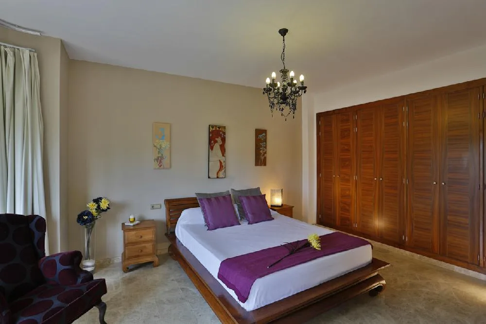 Great Family Villa With Amazing Jacuzzi And Pool photo 3