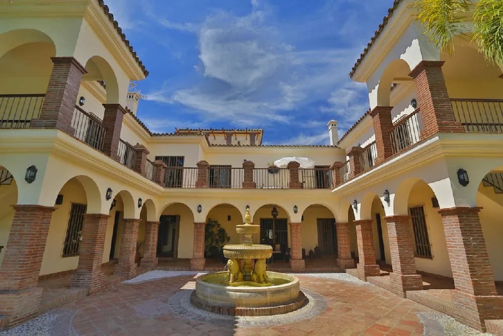 Great Family Villa With Amazing Jacuzzi And Pool photo 5