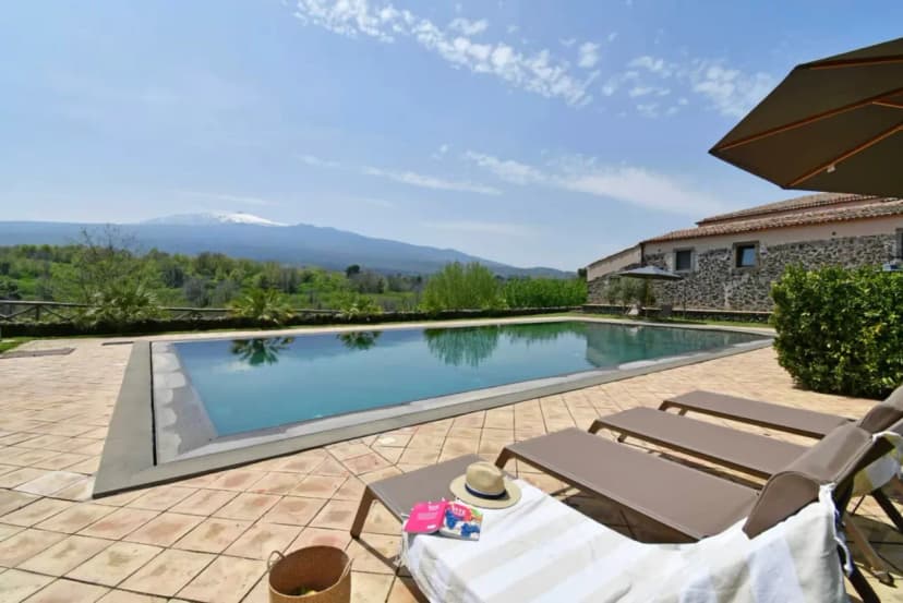 Spectacular Vineyard Villa Close To Catania Airport