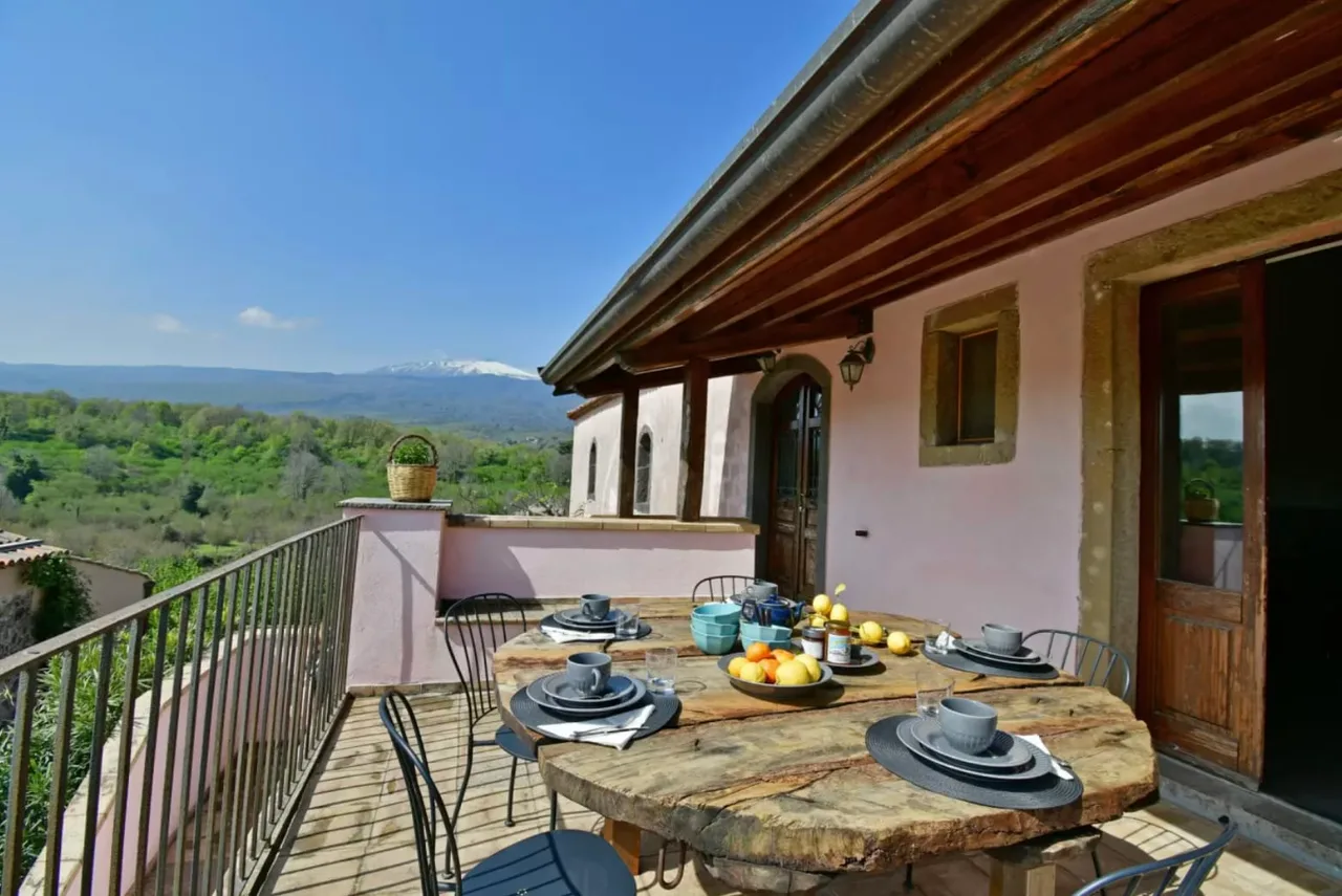 Spectacular Vineyard Villa Close To Catania Airport photo 5